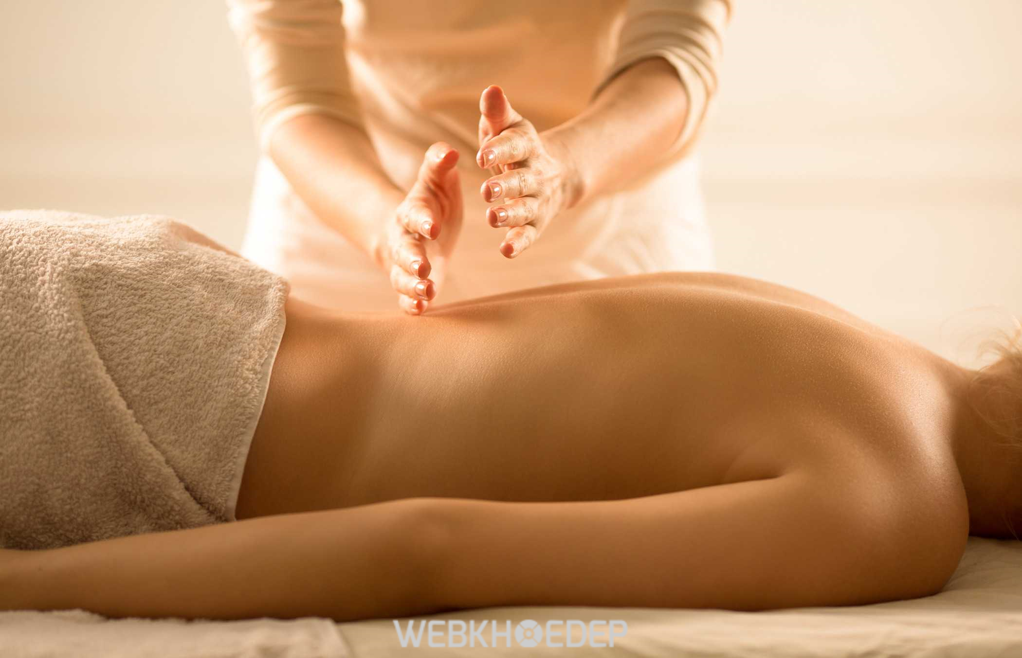 Massage trị liệu toàn thân tại Hà Nội hiện nay khá đa dạng về địa điểm, hình thức và giá cả