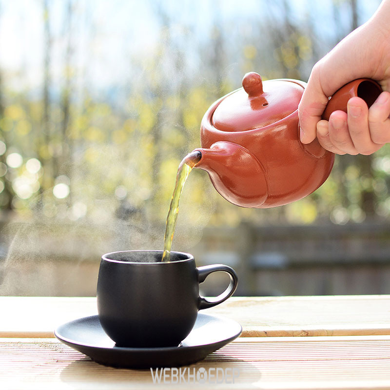 Tách trà xanh sau mỗi bữa ăn giúp cải thiện vóc dáng mẹ sau sinh tự nhiên