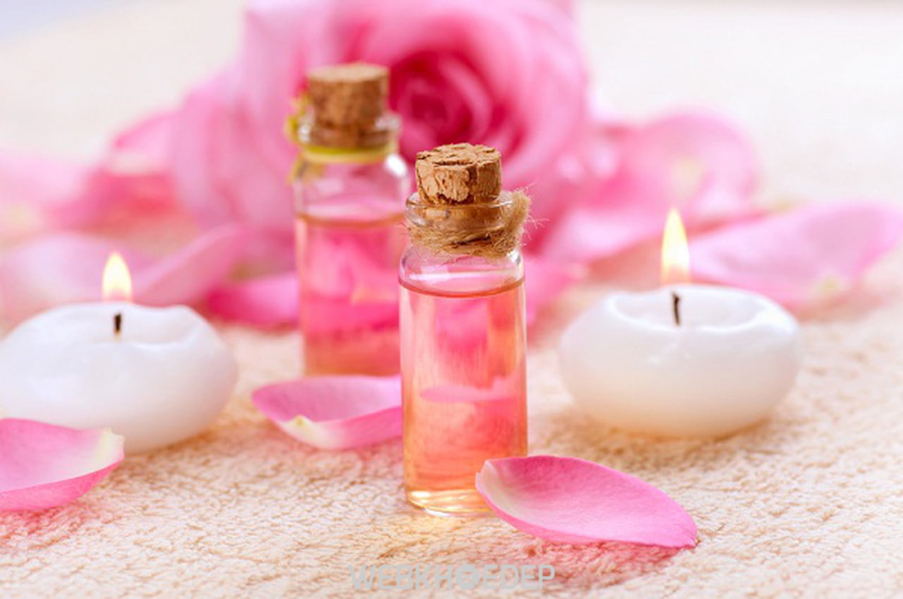Tinh dầu hoa hồng nguyên chất rất tốt cho trong việc chăm sóc da và sức khỏe