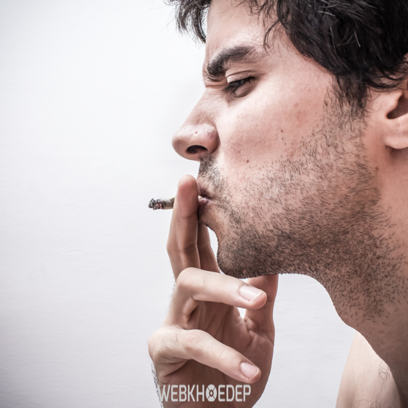 Không hút thuốc lá là cách trị bệnh rụng tóc hiệu quả cho cánh mày râu 