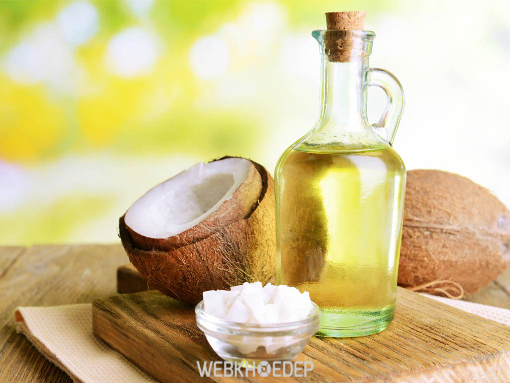 Xông hơi dầu dừa không chỉ giúp da mặt sạch bụi bẩn mà còn cung cấp độ ẩm cho da