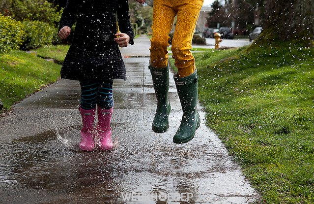 7 cách bảo vệ bàn chân ngày mưa - Hình 1