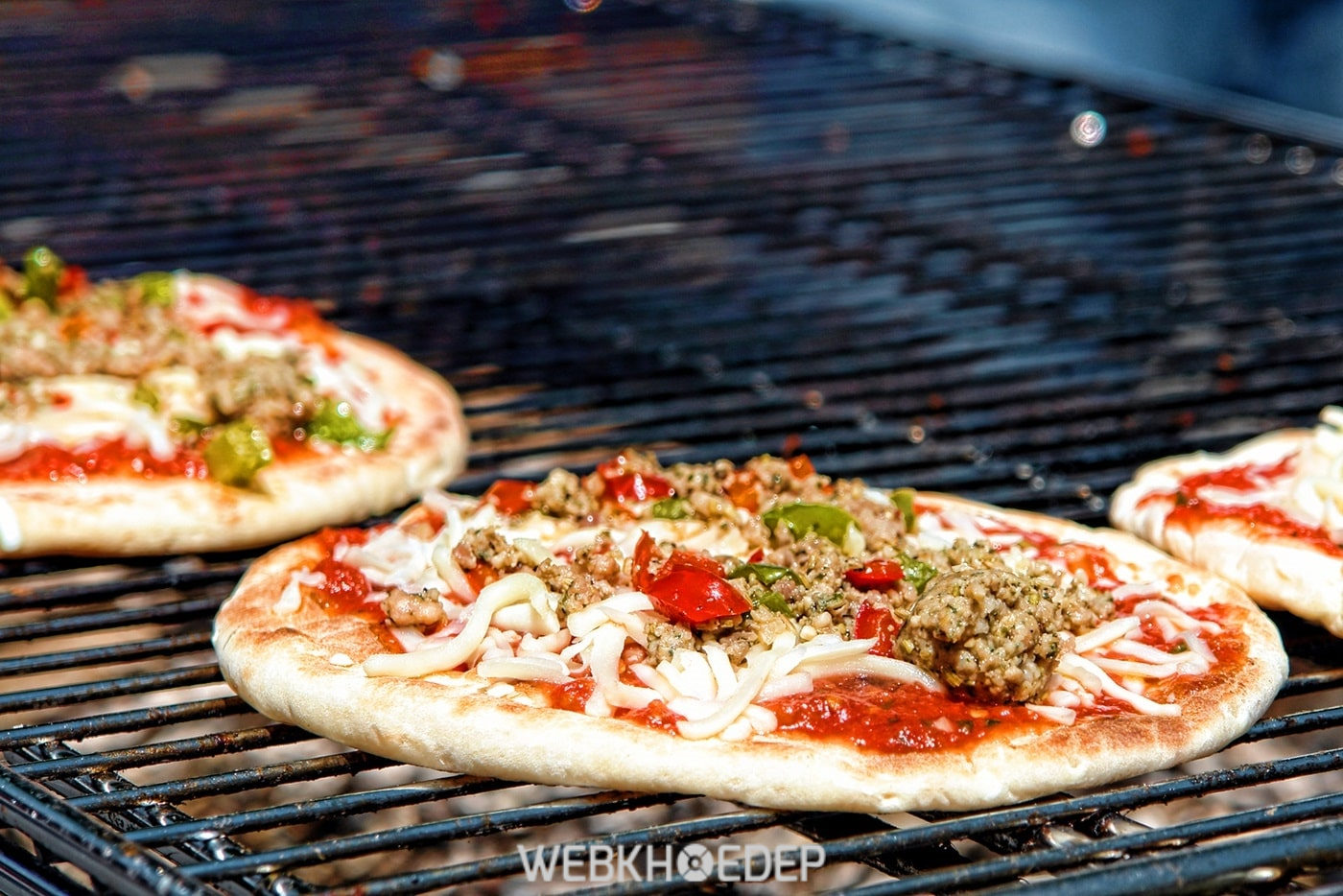 Biết cách làm bánh pizza bằng lò nướng bạn sẽ thoải mái thưởng thức hương vị giòn rụm, ngon tuyệt