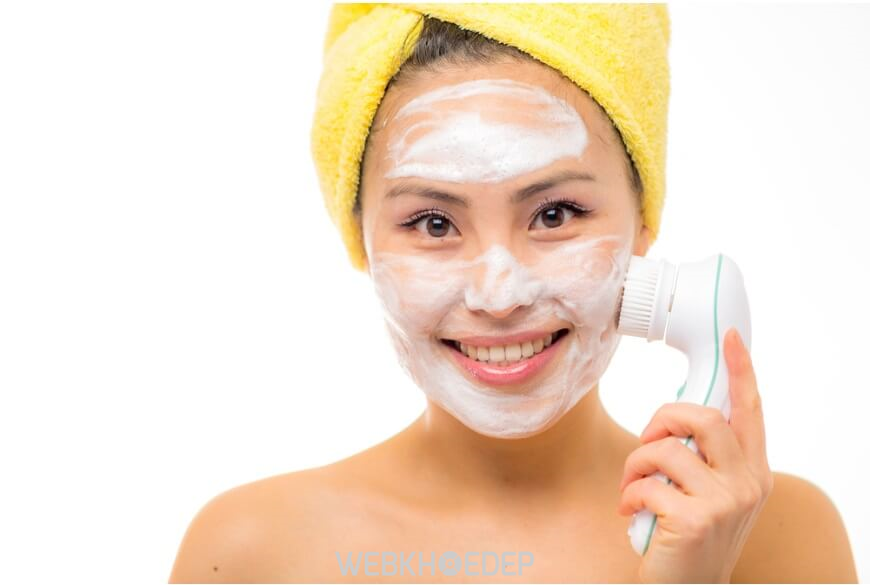 Máy rửa mặt có công dụng rất tốt trong việc làm sạch da mặt 