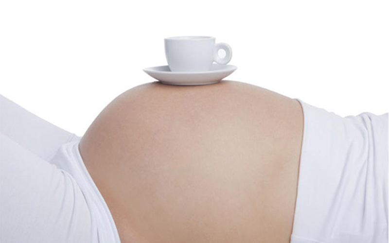 Uống cafe khi mang thai con có bị đen hay không?