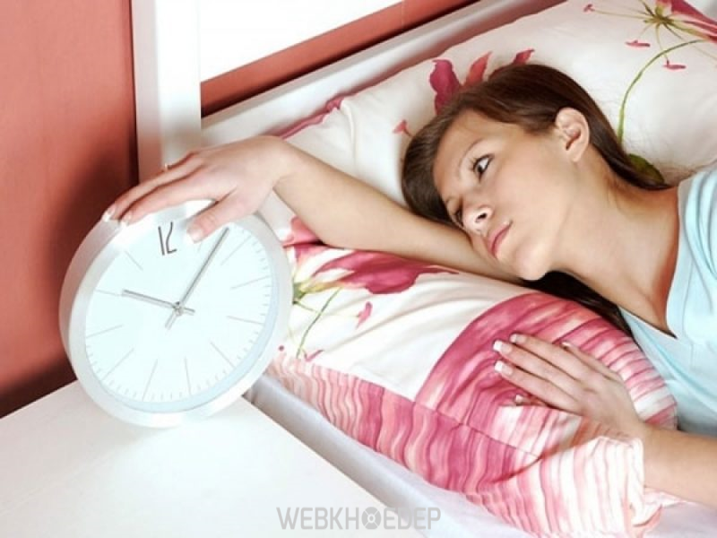 Mất ngủ là biểu hiện bệnh thường gặp khi bị bệnh