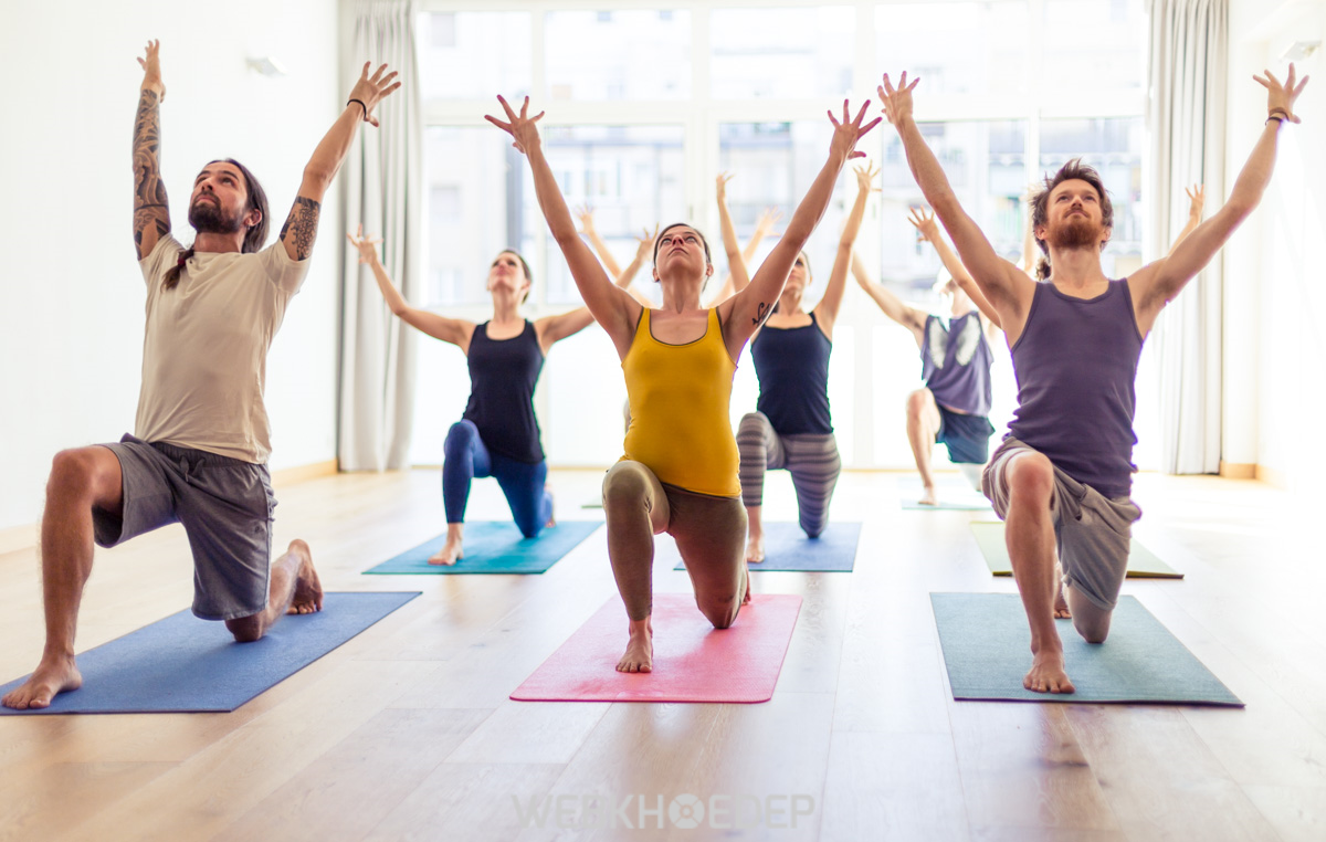 Có rất nhiều chủng loại thảm tập Yoga nên bạn cần tham khảo và cân nhắc kỹ